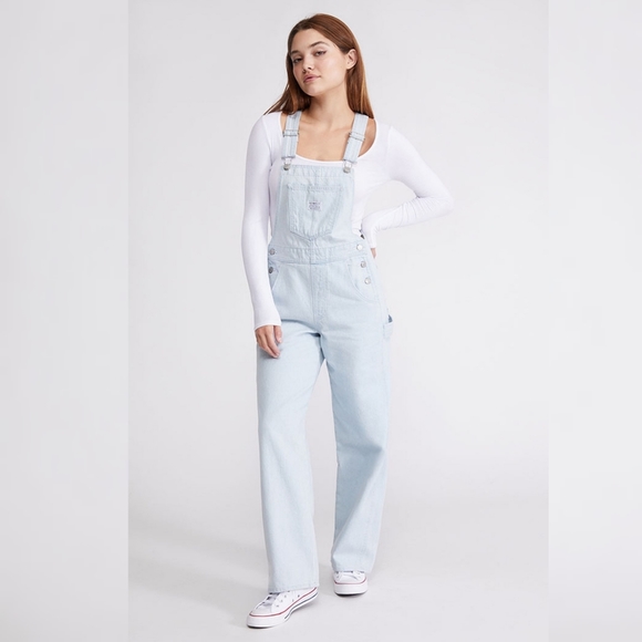 Levi's Slouchy Overalls Light Blue Wash - Picture 2 of 8